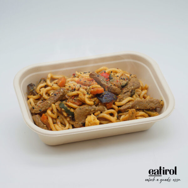 Thai Beef mit Udon Nudeln und Gemüse