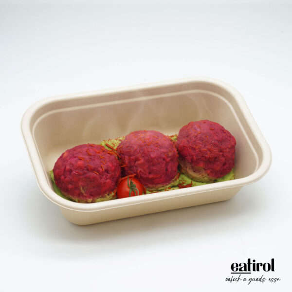 Rote Bete Knödel auf Erbsen Püree